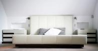 Спалня  тапицирана с еко кожа в бяло